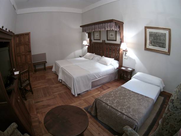 Imagen de la habitación del Hotel Parador De Santiago De Compostela. Foto 7