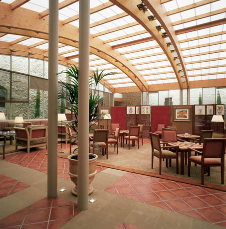 Imagen del bar/restaurante del Hotel Parador De Santo Domingo Bernardo De Fresneda. Foto 3