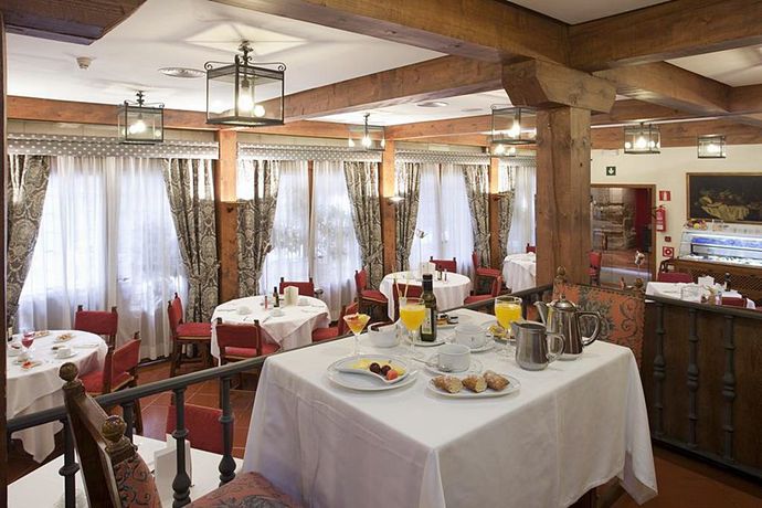 Imagen del bar/restaurante del Hotel Parador De Santo Domingo De La Calzada. Foto 3