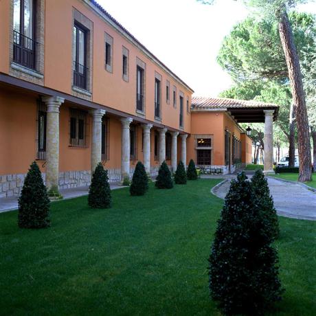 Imagen de los exteriores del Hotel Parador De Tordesillas. Foto 14