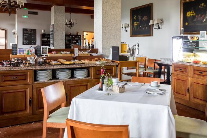 Imagen del bar/restaurante del Hotel Parador De Tui Pontevedra. Foto 4