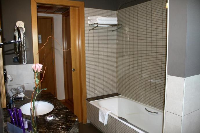 Imagen general del Hotel Parador De Vic Sau. Foto 11