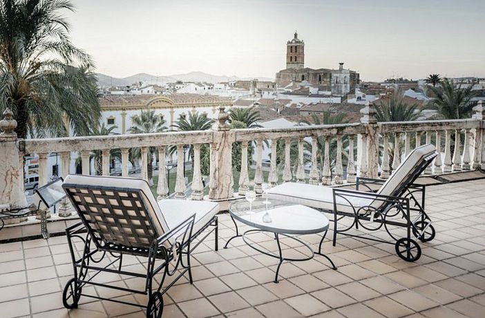 Imagen de los exteriores del Hotel Parador De Zafra. Foto 16