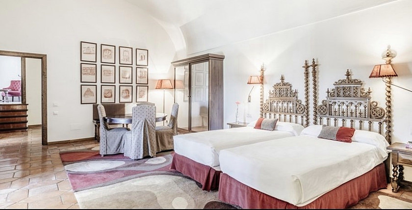 Imagen de la habitación del Hotel Parador De Zafra. Foto 9