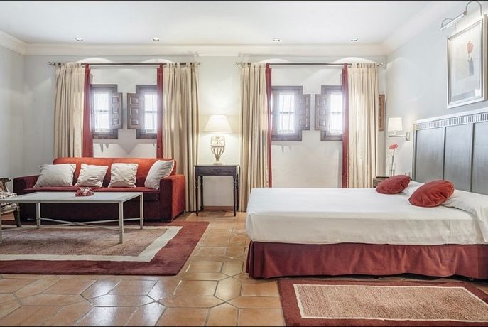 Imagen de la habitación del Hotel Parador De Zafra. Foto 10