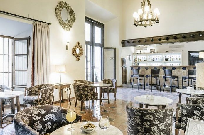 Imagen del bar/restaurante del Hotel Parador De Zafra. Foto 5