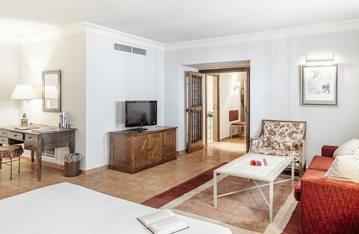 Imagen de la habitación del Hotel Parador De Zafra. Foto 12