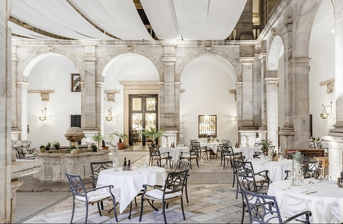 Imagen del bar/restaurante del Hotel Parador De Zafra. Foto 6