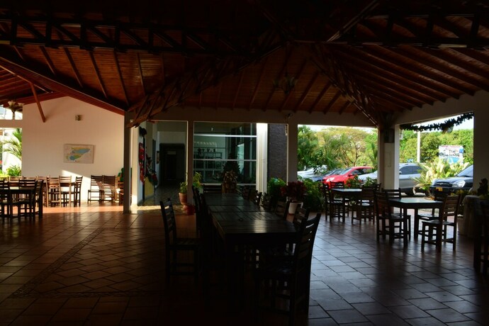Imagen del bar/restaurante del Hotel Parador El Guafal. Foto 15
