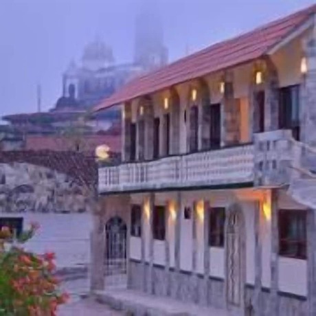 Imagen de los exteriores del Hotel Parador JL. Foto 10