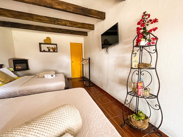 Imagen de la habitación del Hotel Parador La Mesa Redonda. Foto 18