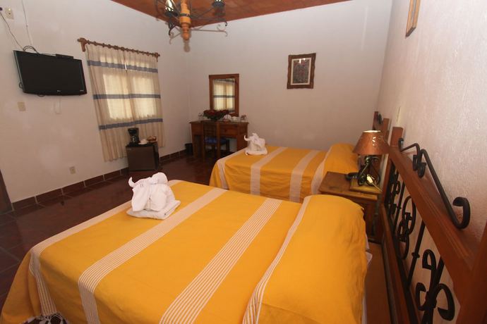 Imagen de la habitación del Hotel Parador Montecarmelo. Foto 2
