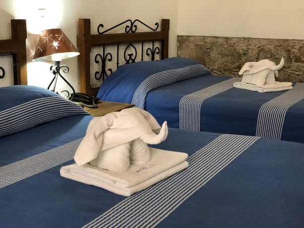 Imagen de la habitación del Hotel Parador Montecarmelo. Foto 4