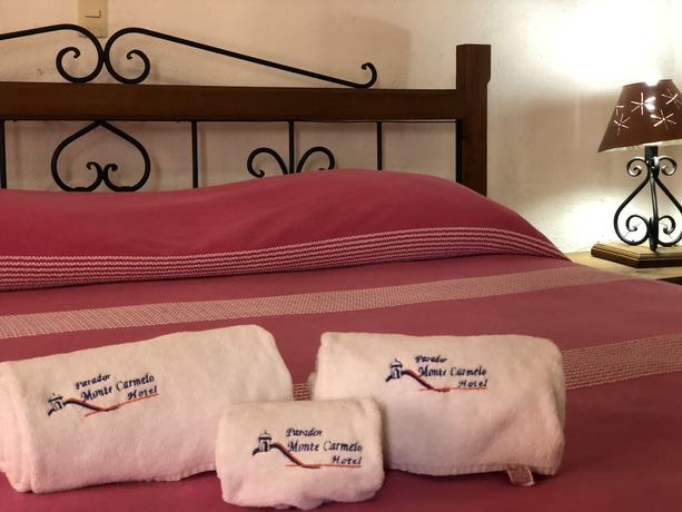 Imagen de la habitación del Hotel Parador Montecarmelo. Foto 5