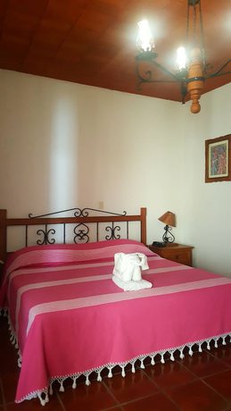 Imagen de la habitación del Hotel Parador Montecarmelo. Foto 17