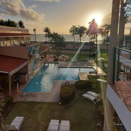 Imagen de la piscina del Hotel Parador Palmas de Luc&iacute;a. Foto 13