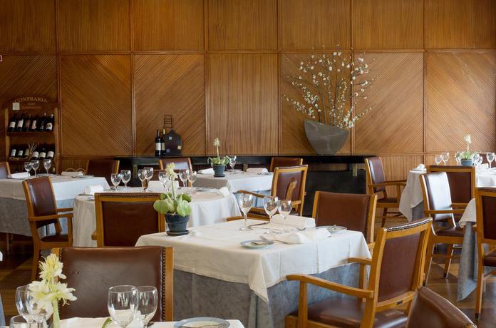 Imagen del bar/restaurante del Hotel Parador Santa Catarina. Foto 2