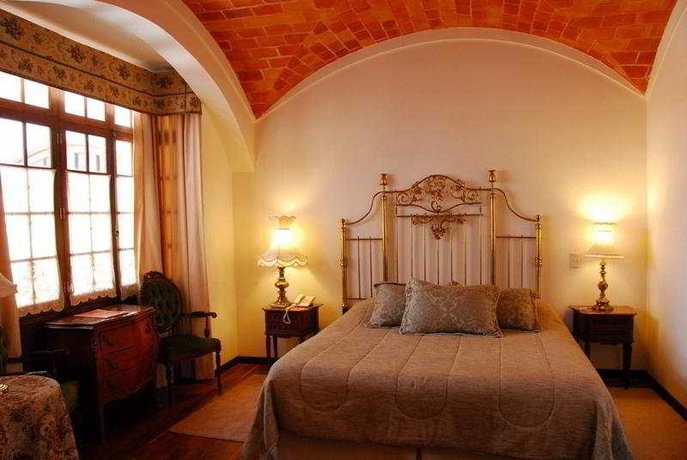 Imagen general del Hotel Parador Santa Maria La Real. Foto 5