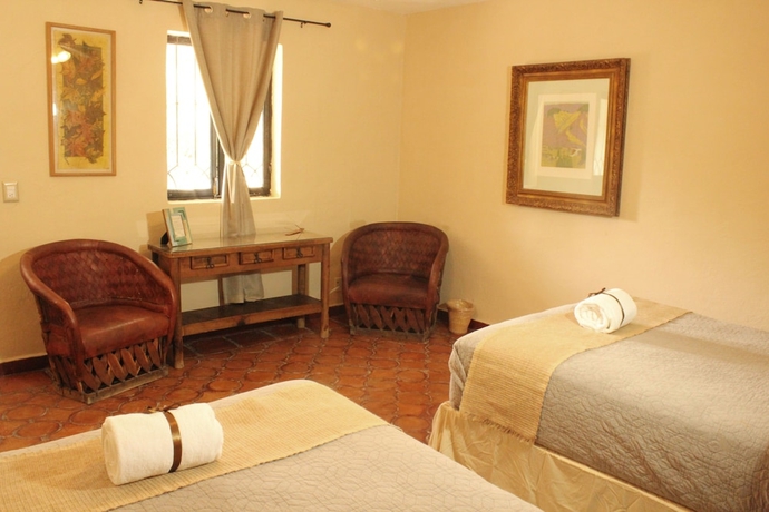 Imagen de la habitación del Hotel Parador Vernal. Foto 14