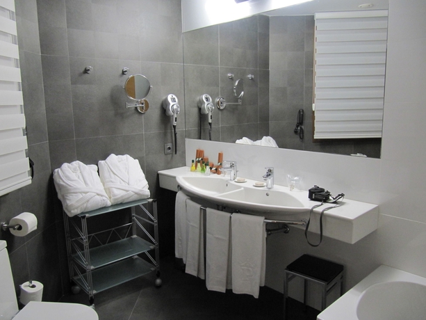 Imagen de la habitación del Hotel Parador Villafranca Del Bierzo. Foto 9