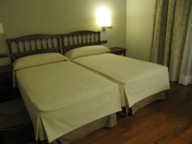 Imagen de la habitación del Hotel Parador Villafranca Del Bierzo. Foto 10
