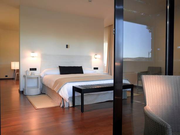 Imagen de la habitación del Hotel Parador de Antequera. Foto 4