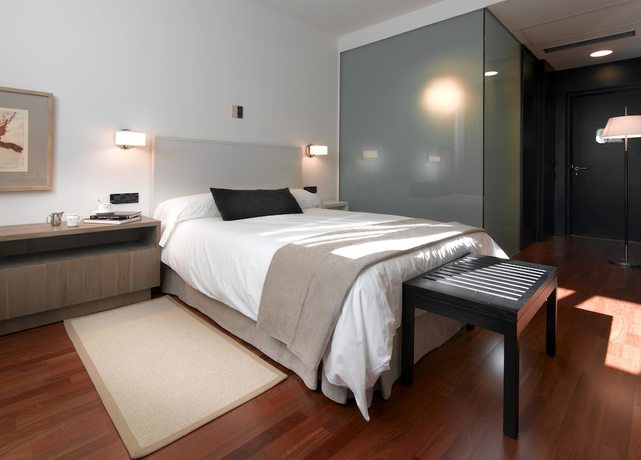 Imagen de la habitación del Hotel Parador de Antequera. Foto 7