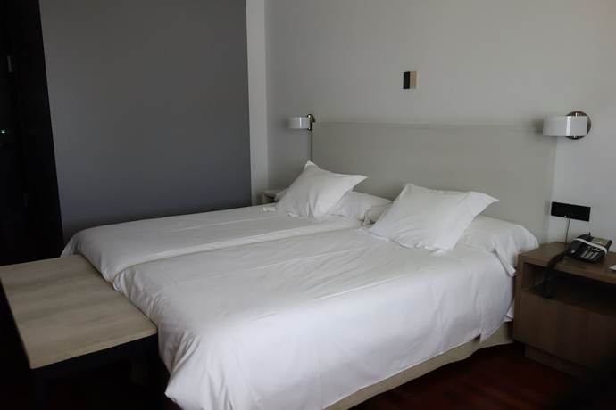 Imagen de la habitación del Hotel Parador de Antequera. Foto 9