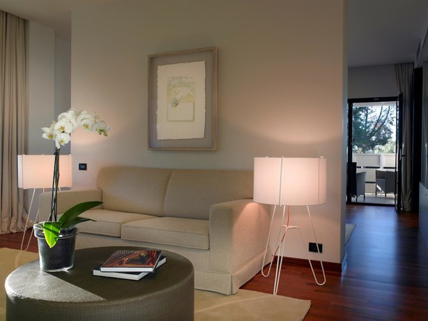 Imagen de la habitación del Hotel Parador de Antequera. Foto 11