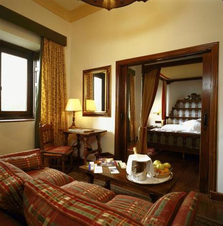 Imagen de la habitación del Hotel Parador de Gredos. Foto 5