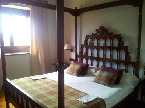 Imagen de la habitación del Hotel Parador de Gredos. Foto 7