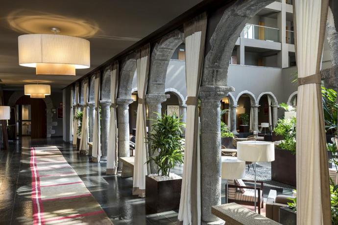 Imagen de los interiores del Hotel Parador de La Seu d'Urgell. Foto 18