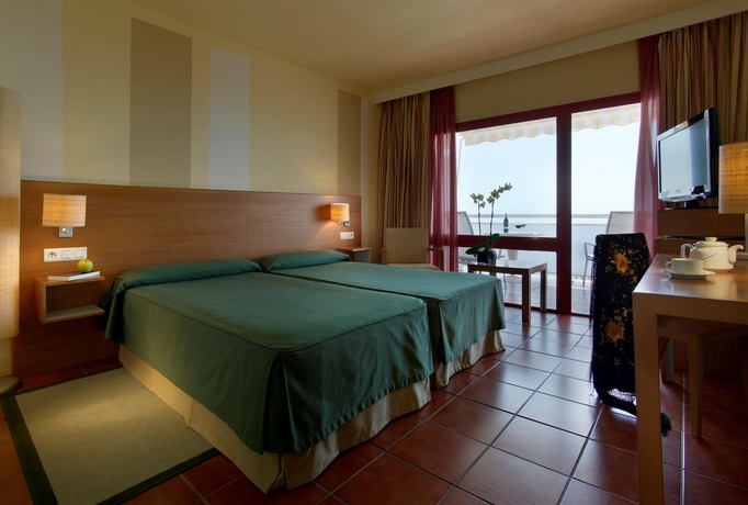 Imagen de la habitación del Hotel Parador de Nerja. Foto 8