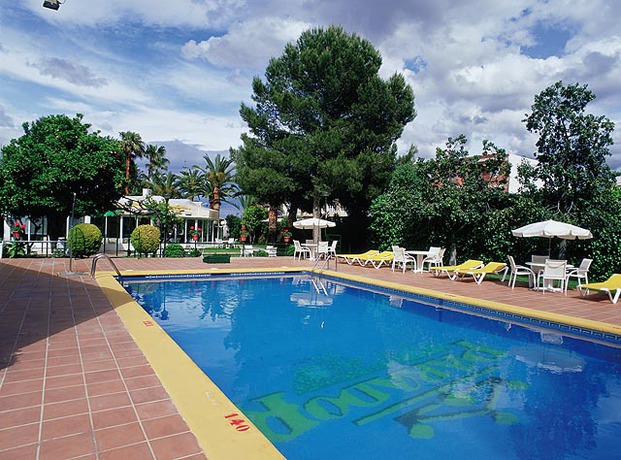 Imagen de la piscina del Hotel Parador de Puerto Lumbreras. Foto 10