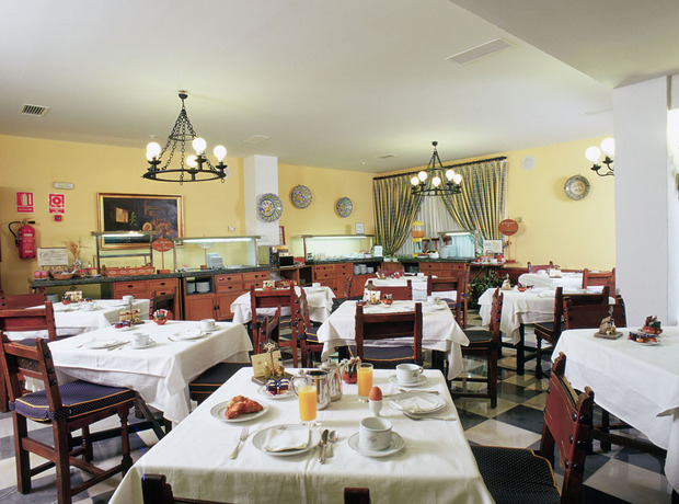 Imagen del bar/restaurante del Hotel Parador de Puerto Lumbreras. Foto 4