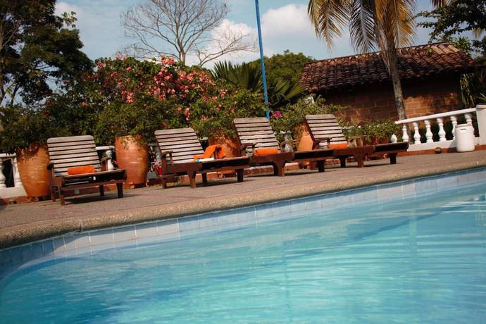 Imagen de la piscina del Hotel Parador del Gitano and Restaurante. Foto 20