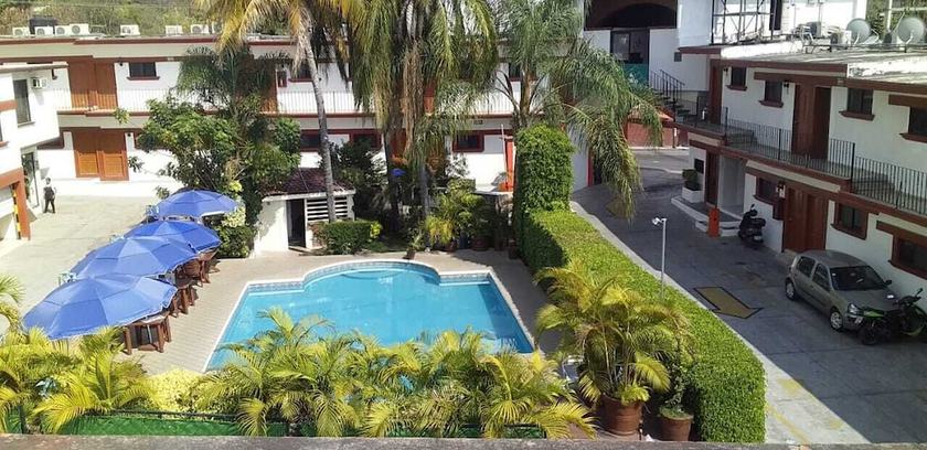Imagen de la piscina del Hotel Parador del Rey. Foto 17