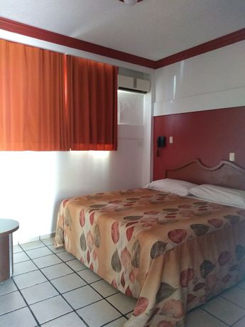 Imagen de la habitación del Hotel Parador del Rey. Foto 6