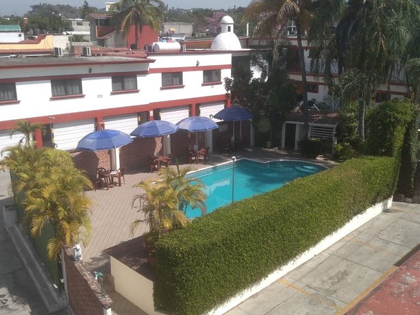 Imagen de la piscina del Hotel Parador del Rey. Foto 18