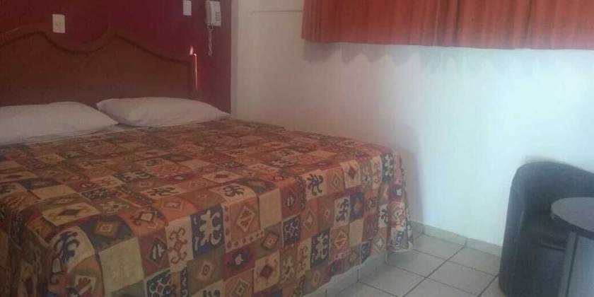 Imagen de la habitación del Hotel Parador del Rey. Foto 8