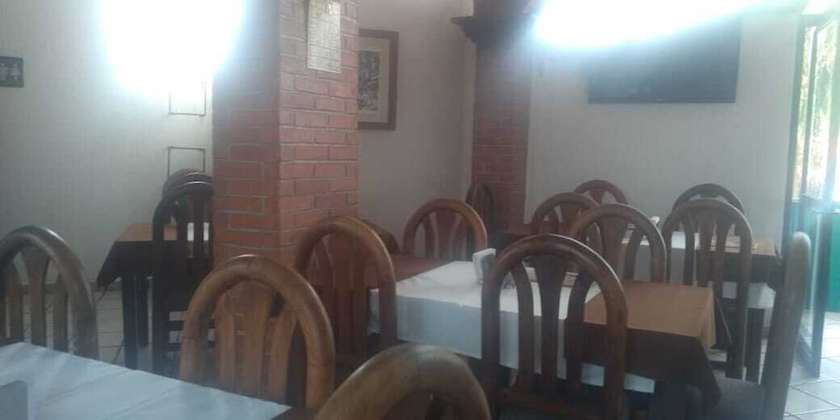 Imagen del bar/restaurante del Hotel Parador del Rey. Foto 3