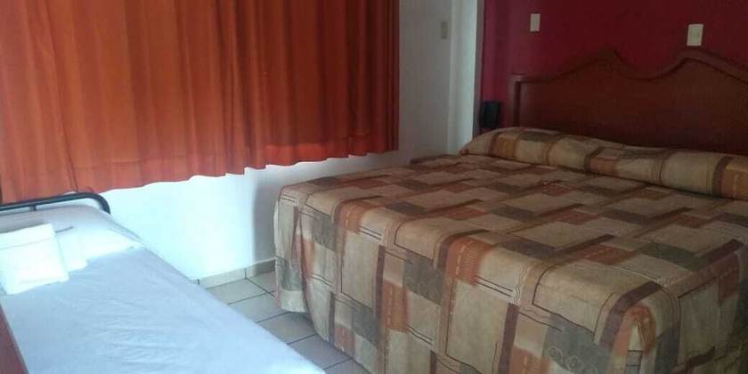 Imagen de la habitación del Hotel Parador del Rey. Foto 11