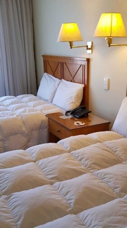 Imagen de la habitación del Hotel Paradores Austral Bahia Blanca. Foto 3