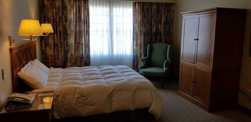 Imagen de la habitación del Hotel Paradores Austral Bahia Blanca. Foto 7