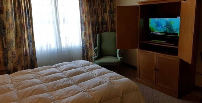 Imagen de la habitación del Hotel Paradores Austral Bahia Blanca. Foto 8