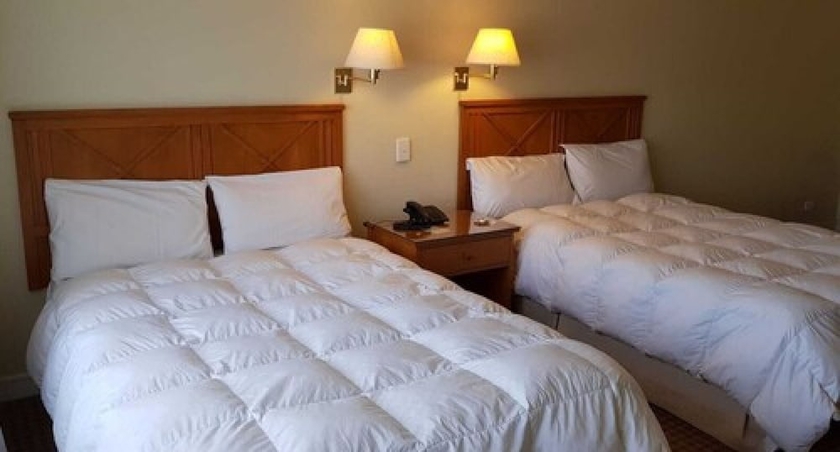 Imagen de la habitación del Hotel Paradores Austral Bahia Blanca. Foto 11