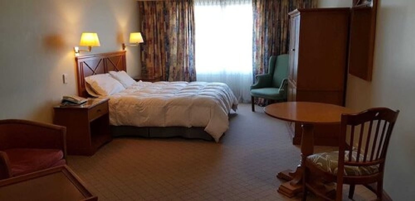 Imagen de la habitación del Hotel Paradores Austral Bahia Blanca. Foto 15