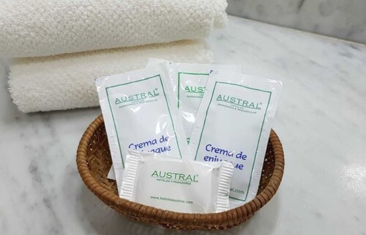 Imagen de la habitación del Hotel Paradores Austral Bahia Blanca. Foto 16