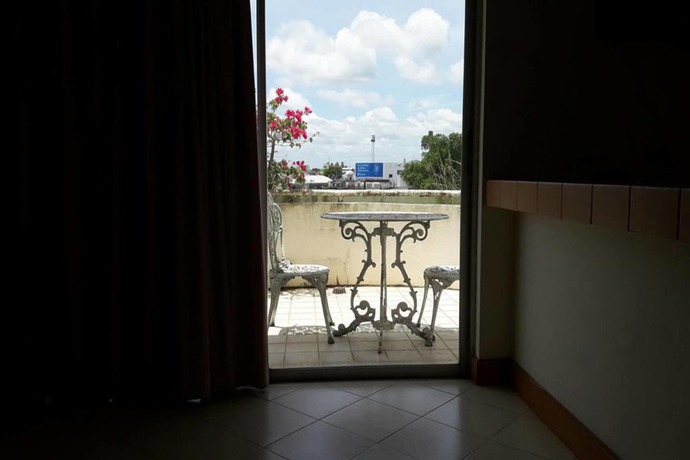 Imagen de la habitación del Hotel Paradorn Inn. Foto 4