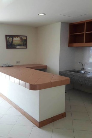 Imagen de los exteriores del Hotel Paradorn Inn. Foto 13